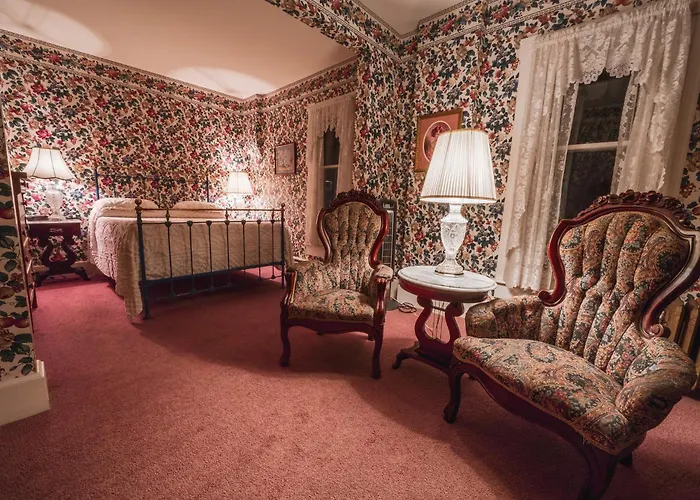 St. Elmo Hotel