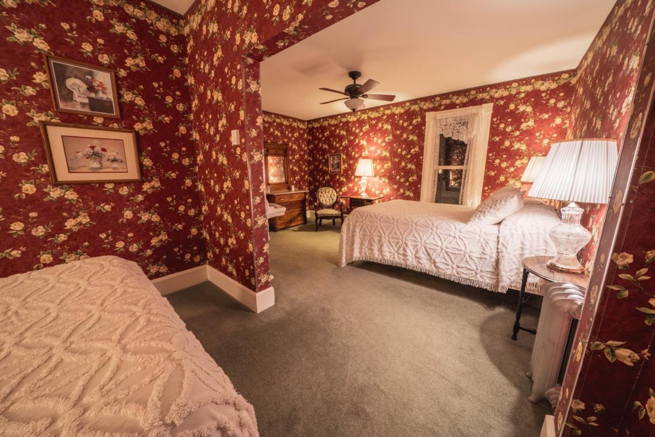 St. Elmo Hotel 3*